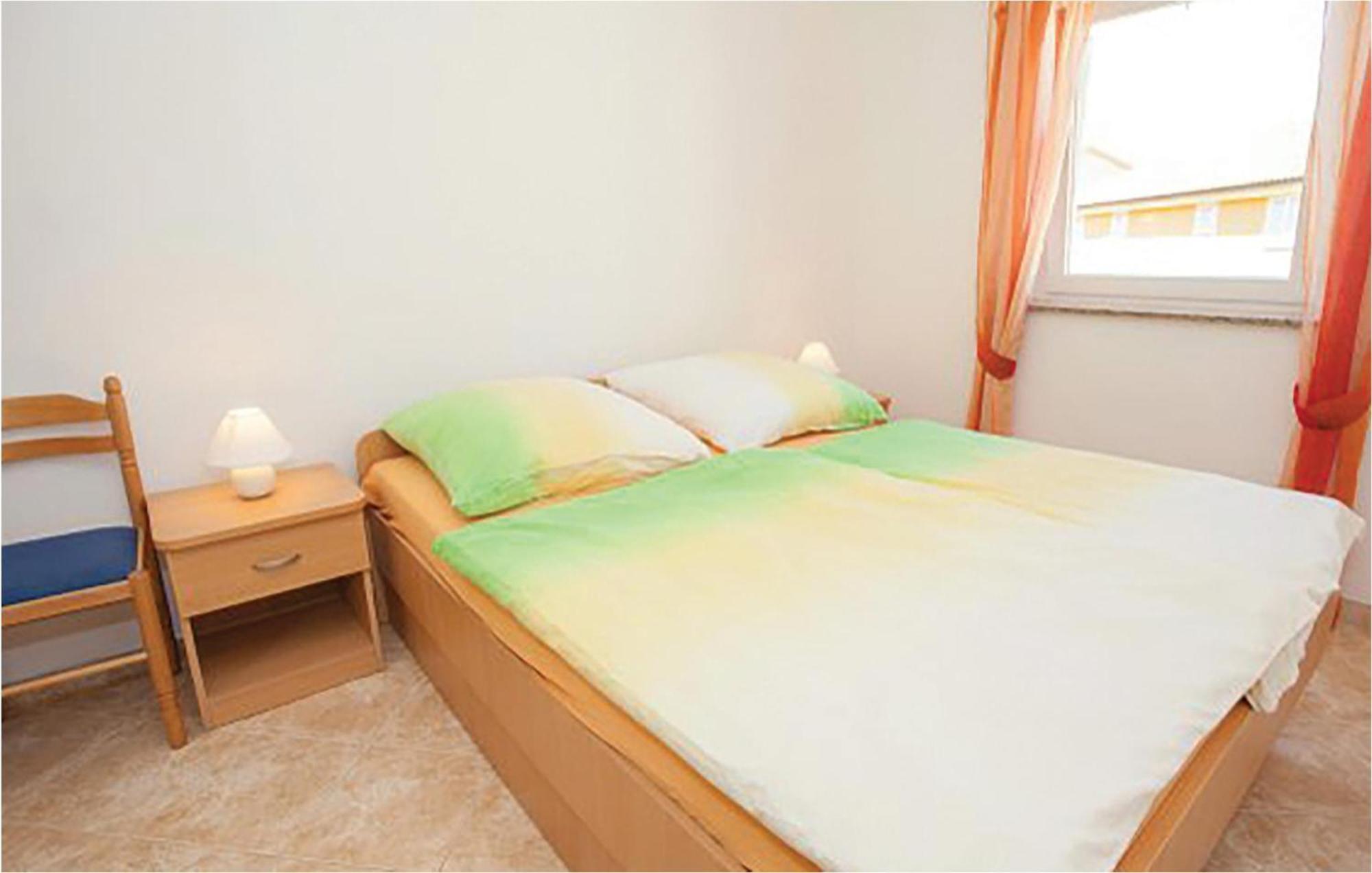 1 Bedroom Beautiful Apartment In Malinska Exteriör bild